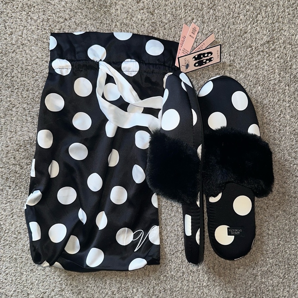 Victoria’s secret slippers